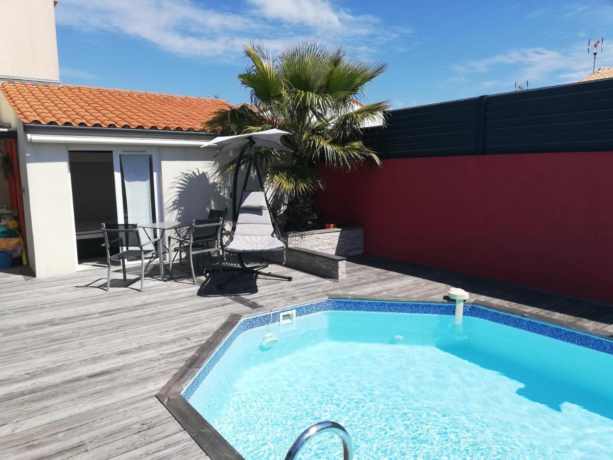 Studio Independant Chez L'Habitant Avec Piscine Et Cuisine Exterieures La Rochelle  Exterior photo