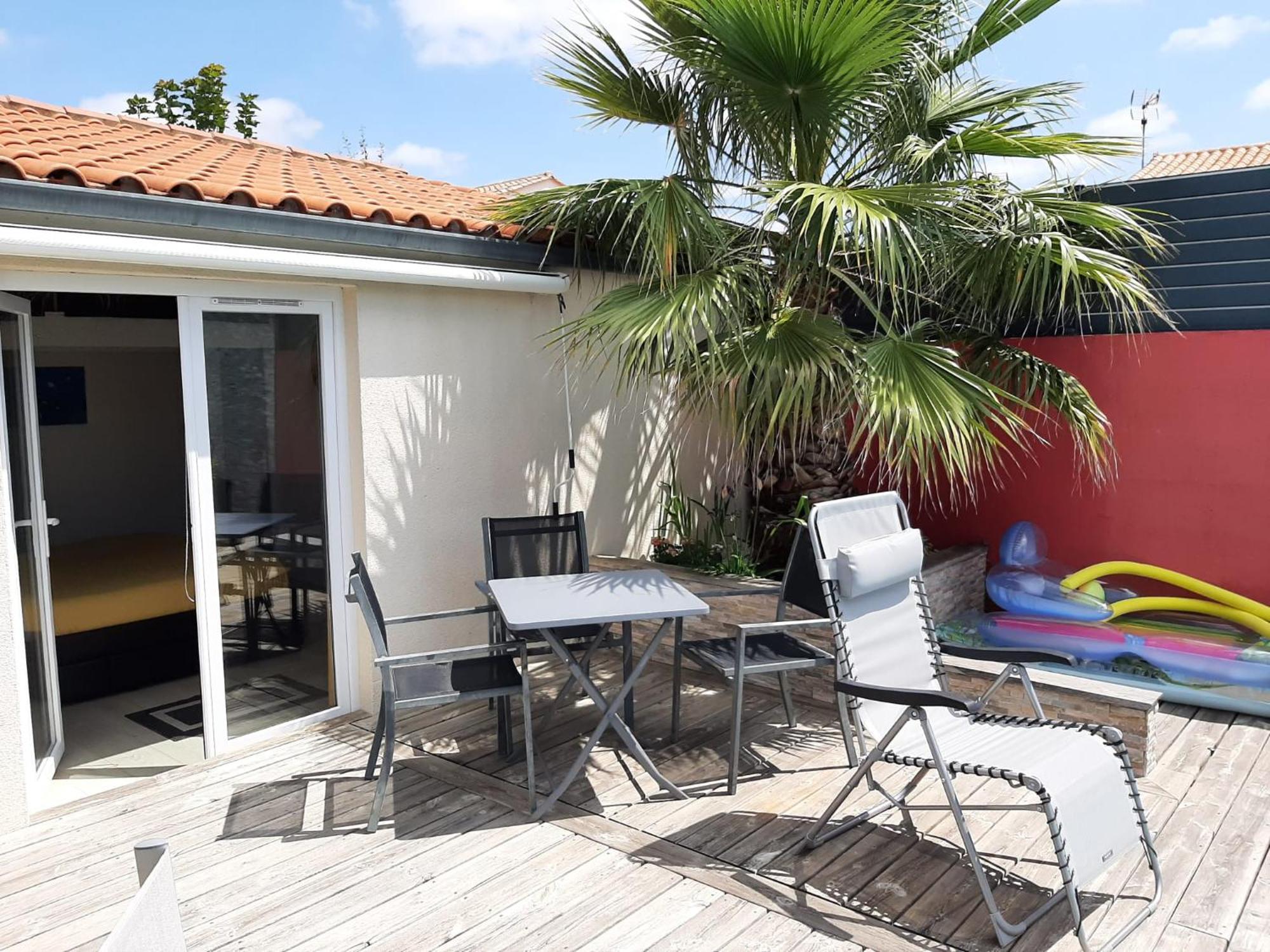 Studio Independant Chez L'Habitant Avec Piscine Et Cuisine Exterieures La Rochelle  Exterior photo
